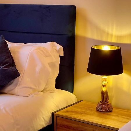 Kist Accommodates - Stylish Headingley Apartment - Parking - 500 Mps Wifi Meanwood Екстериор снимка
