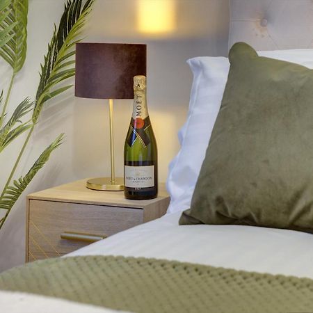Kist Accommodates - Stylish Headingley Apartment - Parking - 500 Mps Wifi Meanwood Екстериор снимка