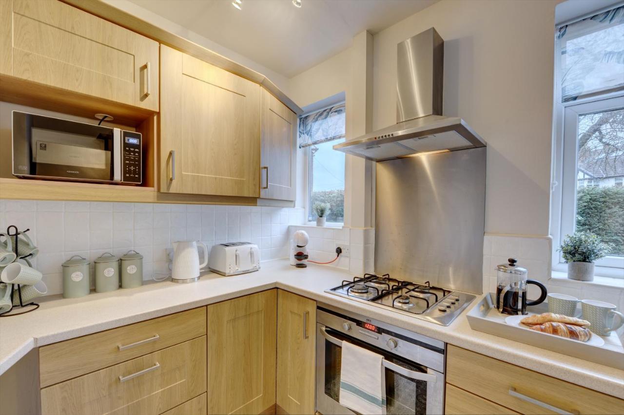Kist Accommodates - Stylish Headingley Apartment - Parking - 500 Mps Wifi Meanwood Екстериор снимка