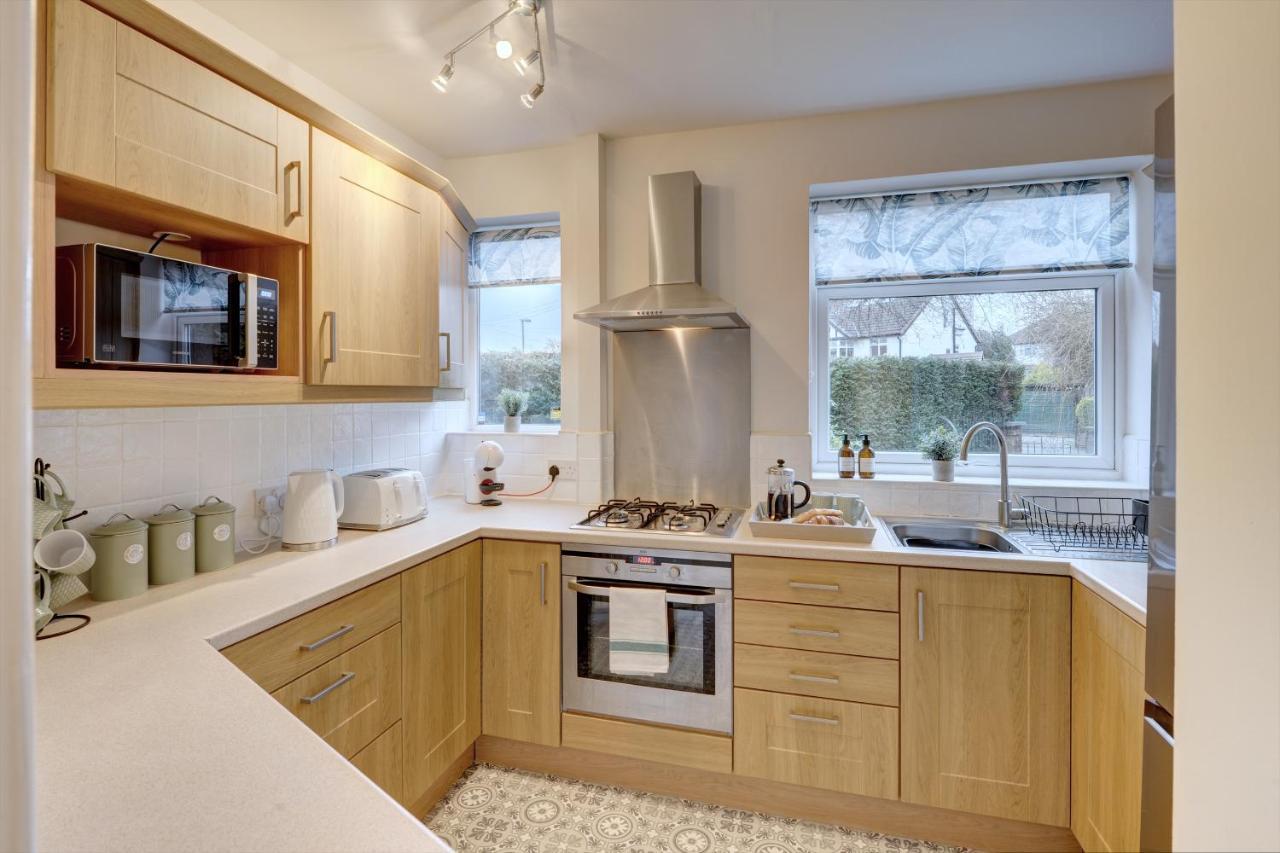 Kist Accommodates - Stylish Headingley Apartment - Parking - 500 Mps Wifi Meanwood Екстериор снимка