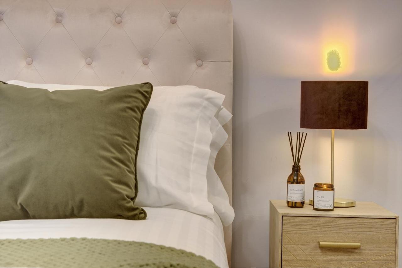 Kist Accommodates - Stylish Headingley Apartment - Parking - 500 Mps Wifi Meanwood Екстериор снимка